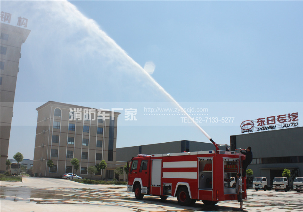 10噸消防車試水圖片 10噸消防車試水圖片
